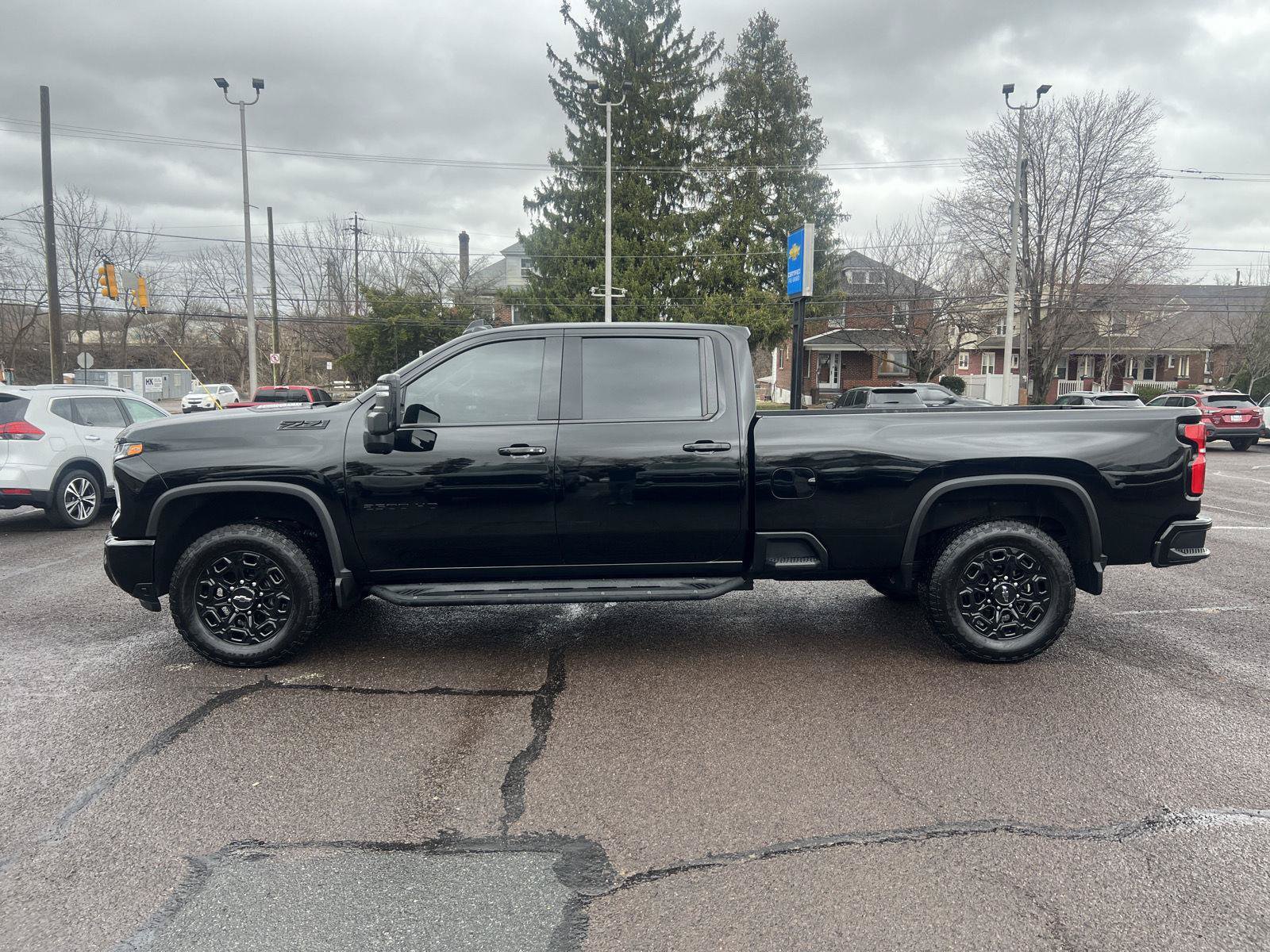 Used 2024 Chevrolet Silverado 2500 LTZ w/ LTZ Plus Package AWD/4WD image 4