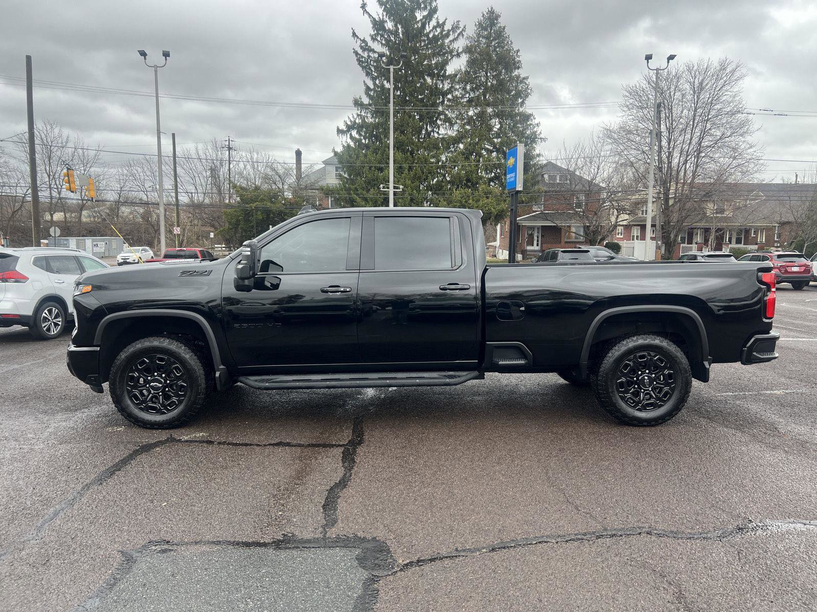 Used 2024 Chevrolet Silverado 2500 LTZ w/ LTZ Plus Package AWD/4WD image 4