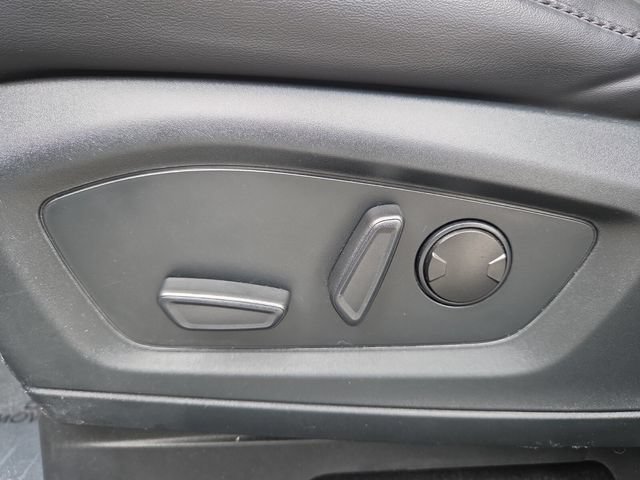 Used 2021 Ford Explorer XLT w/ Equipment Group 202A AWD/4WD image 11