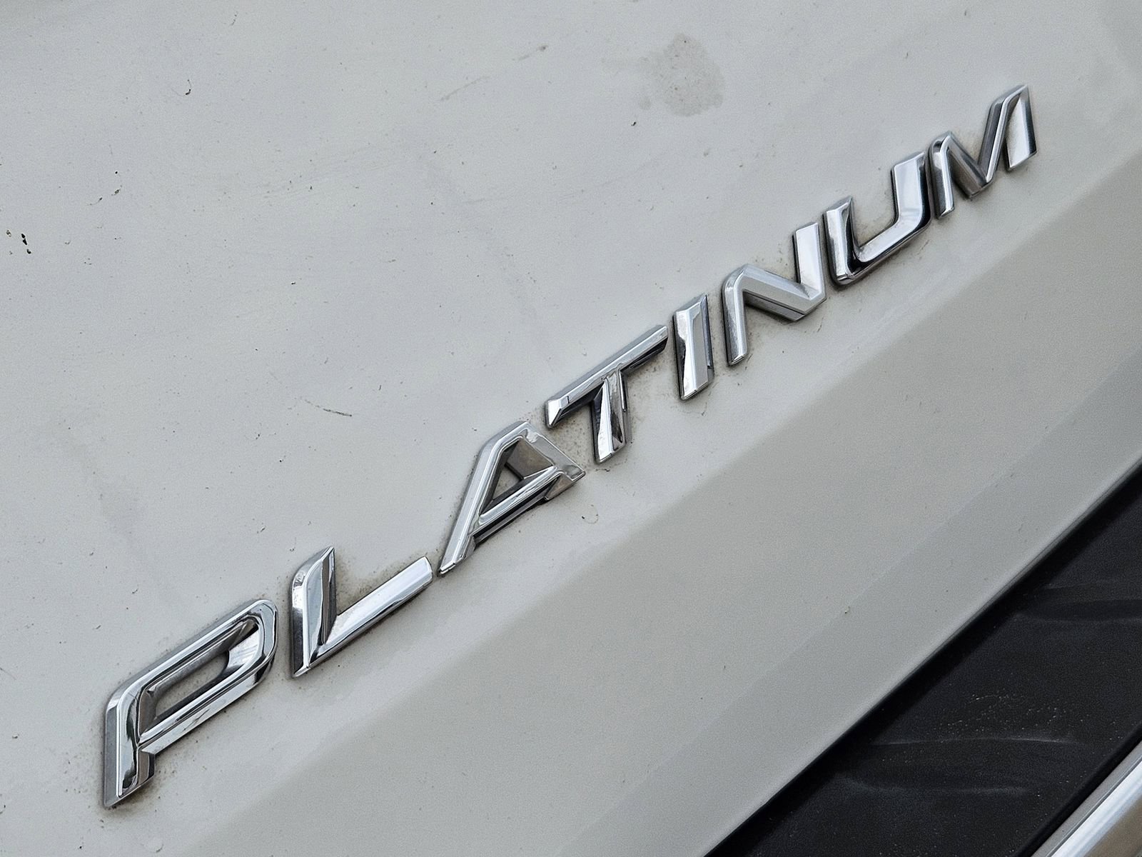 Used 2020 Ford Explorer Platinum w/ Premium Technology Package image 15