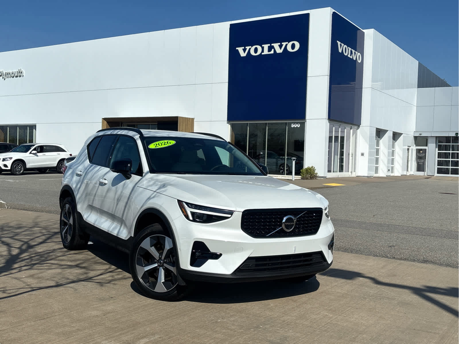 Used 2026 Volvo XC40 B5 Plus AWD/4WD image 2