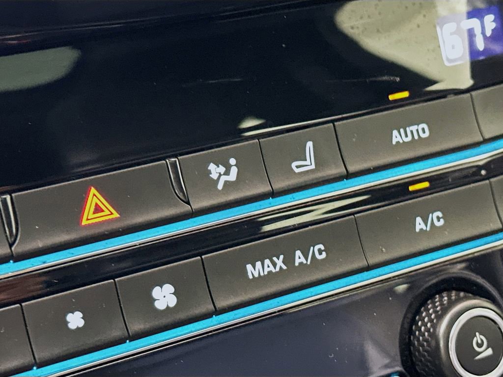 Used 2018 Jaguar XE R-Sport image 27