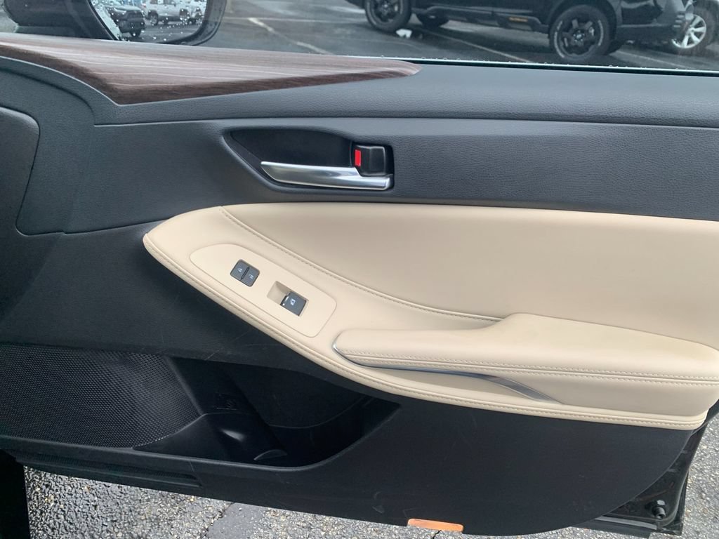 Used 2022 Toyota Avalon XLE w/ Moonroof Package FWD image 20