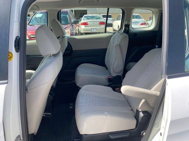 Used 2012 MAZDA MAZDA5 Sport FWD image 17