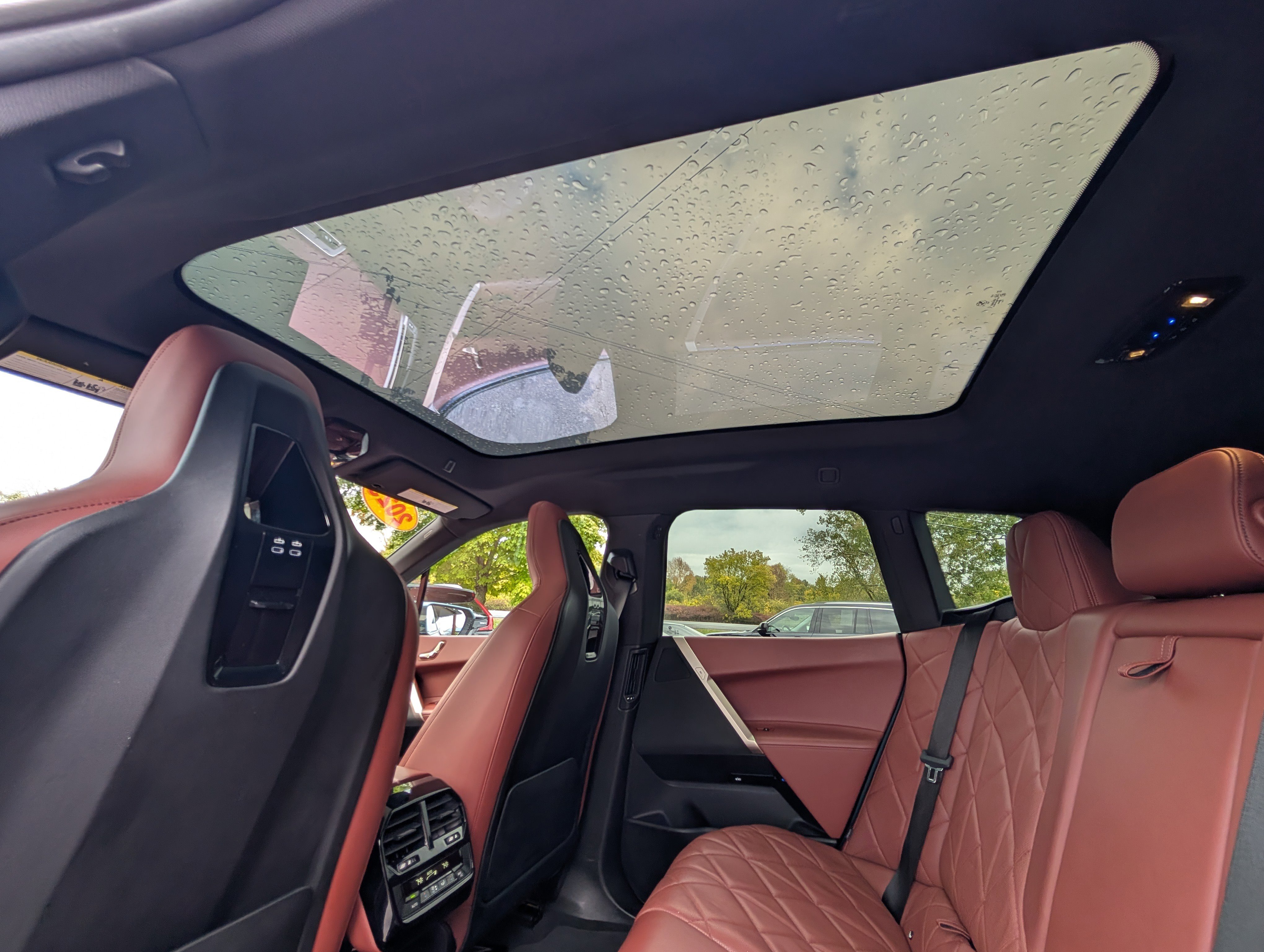 Used 2023 BMW iX xDrive50 w/ Sport Package image 42