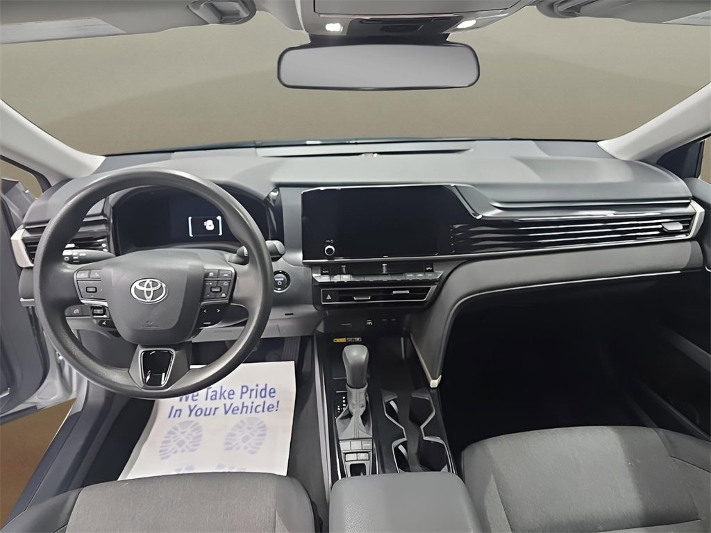 Used 2025 Toyota Camry LE image 21