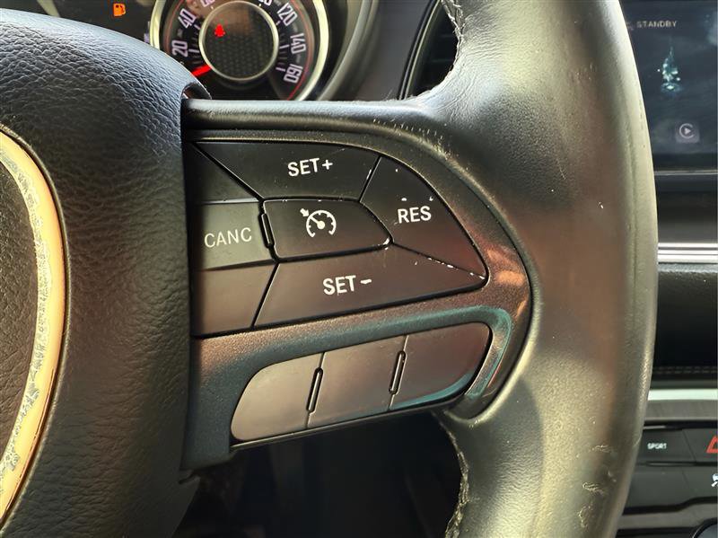 Used 2015 Dodge Challenger SXT RWD image 15