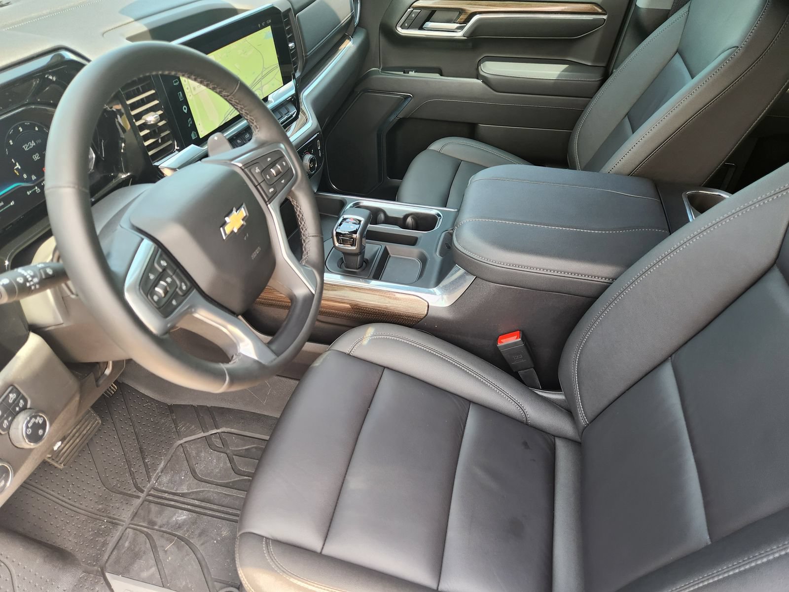Used 2025 Chevrolet Silverado 1500 LT w/ Texas Edition Plus RWD image 16