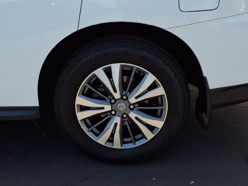 Used 2020 Nissan Pathfinder S FWD image 4
