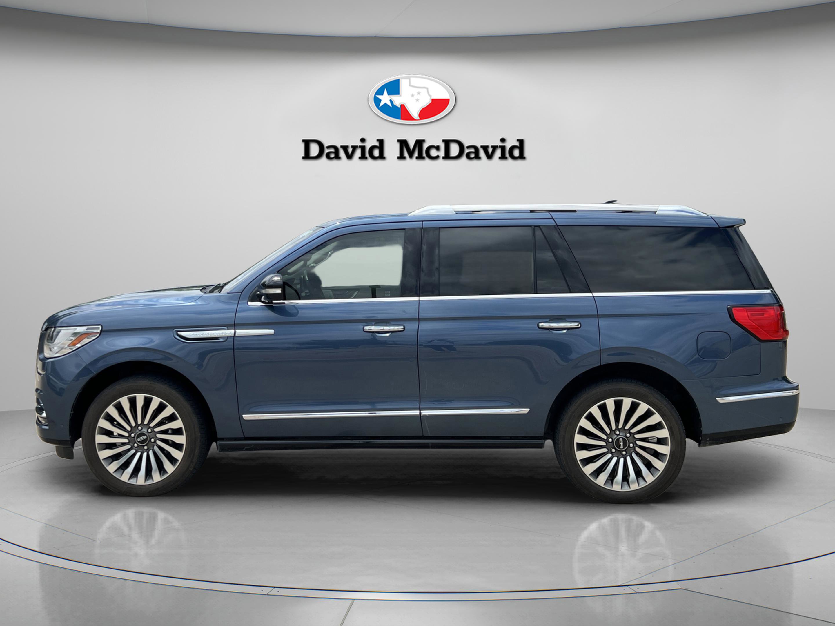 Used 2019 Lincoln Navigator Reserve w/ Cargo Package AWD/4WD image 6