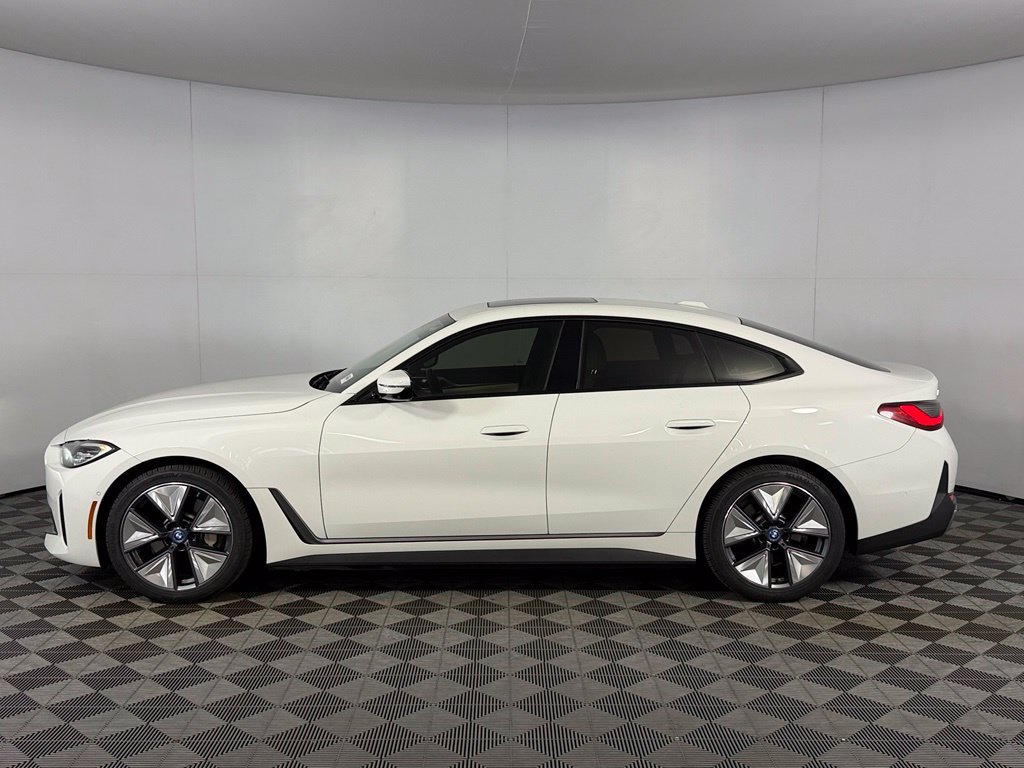 Used 2023 BMW i4 eDrive40 w/ Premium Package RWD image 9