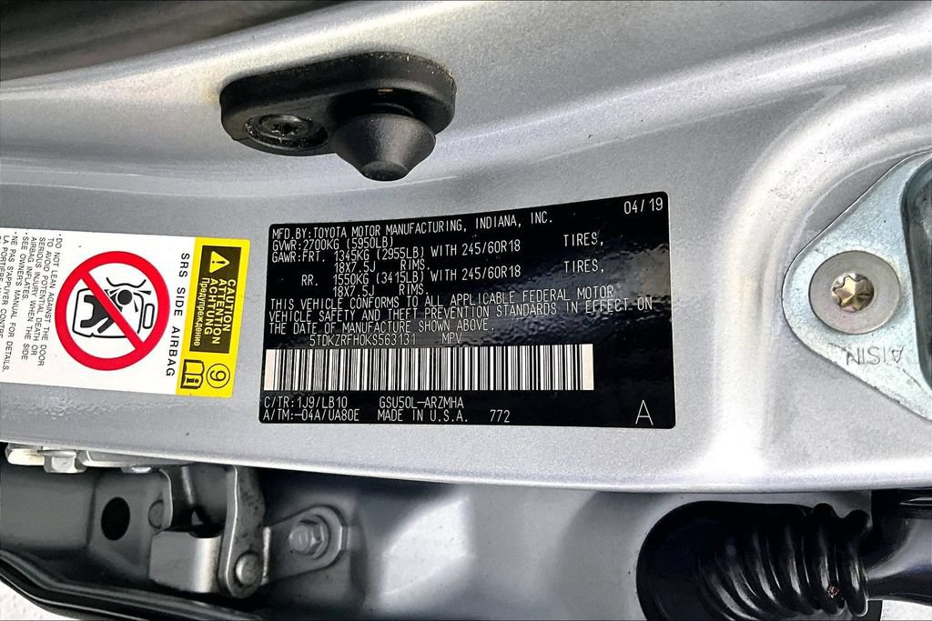 Used 2019 Toyota Highlander XLE w/ Carpet Mat Package (TMS) FWD image 19