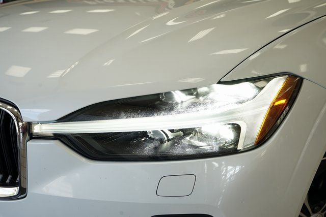 Used 2023 Volvo XC60 B5 Core image 25