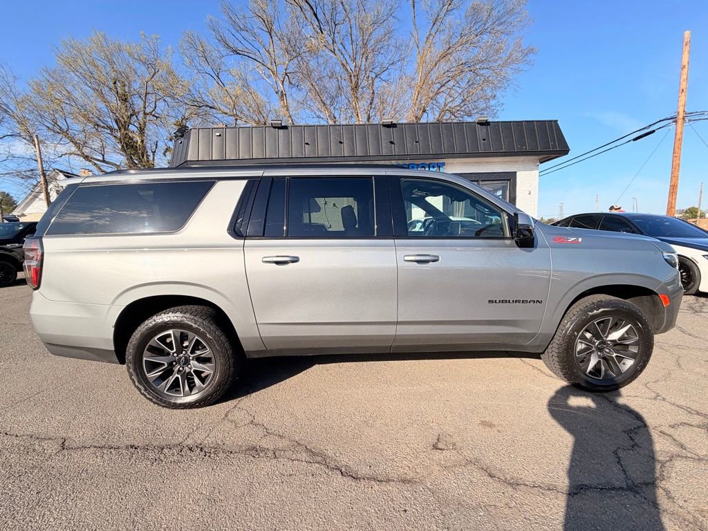 Used 2023 Chevrolet Suburban Z71 w/ Luxury Package image 6