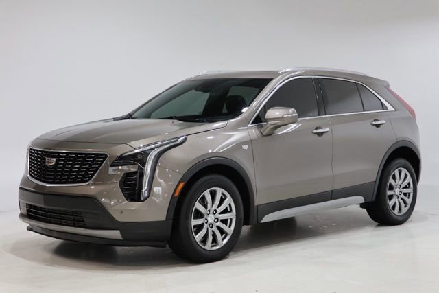 Used 2020 Cadillac XT4 Premium Luxury w/ Technology Package FWD image 3