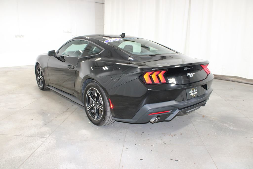 Used 2024 Ford Mustang EcoBoost image 7