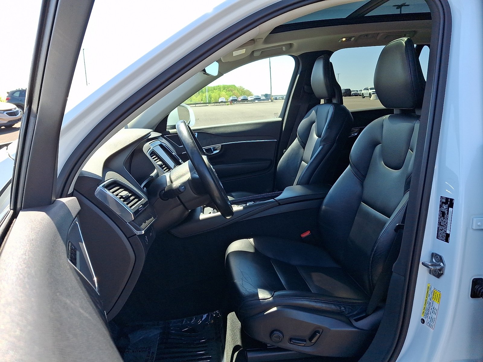 Used 2020 Volvo XC90 T5 Momentum AWD/4WD image 14