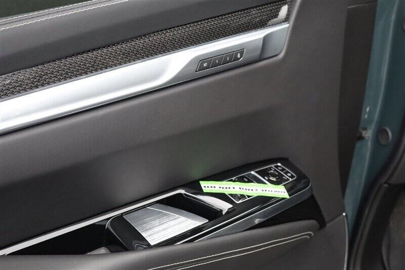 Used 2026 Cadillac Escalade V w/ LPO, ONYX Package image 13