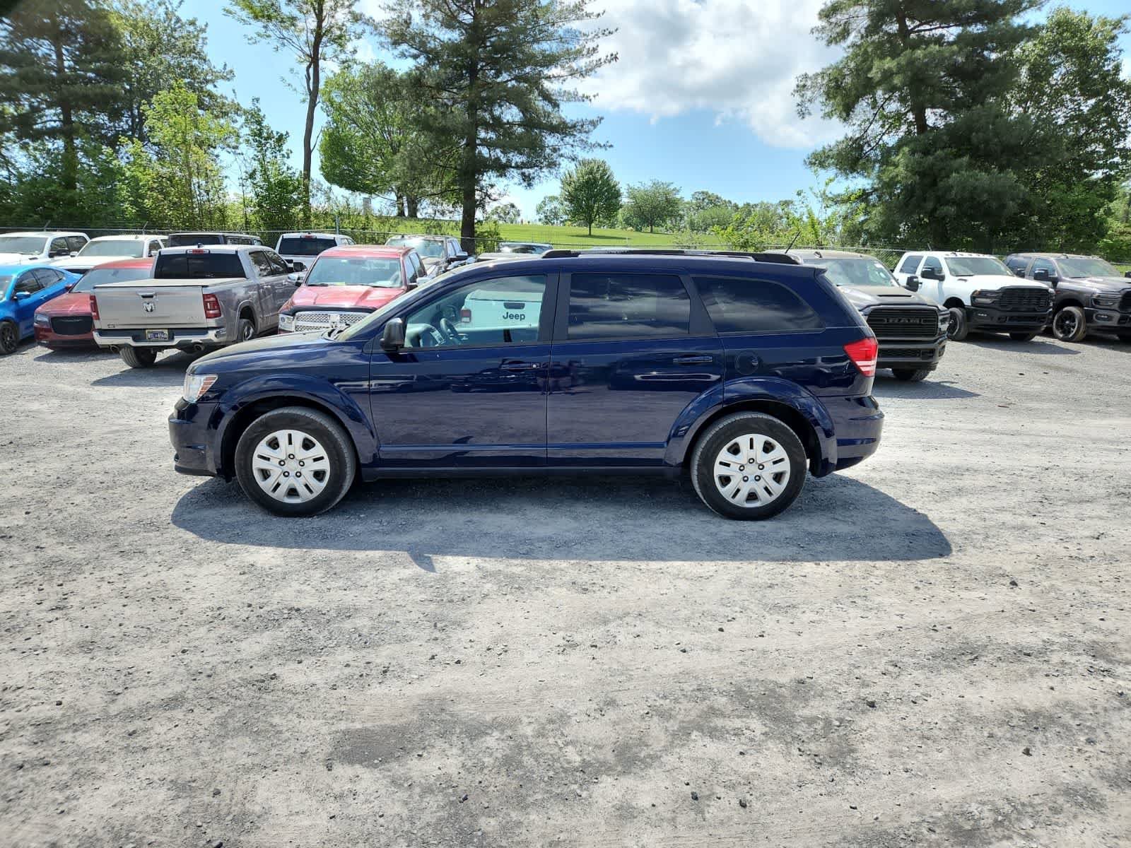 Used 2018 Dodge Journey SE FWD image 2