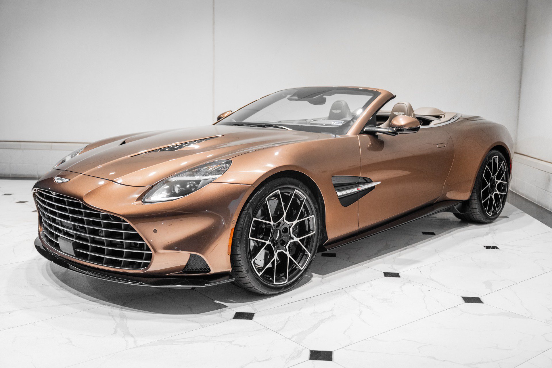 New 2026 Aston Martin Vanquish Convertible RWD image 42