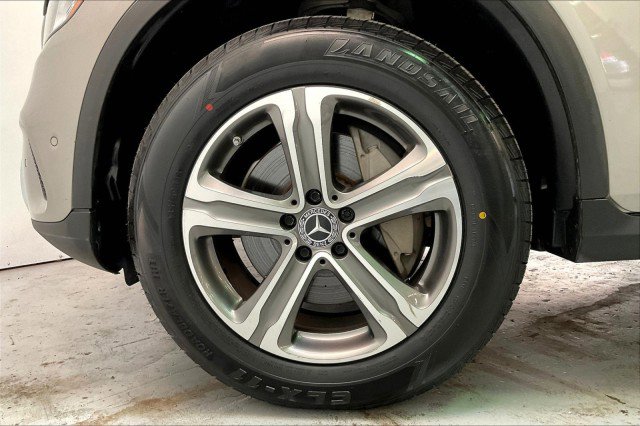 Used 2021 Mercedes-Benz GLC 300 4MATIC w/ Premium Package image 8