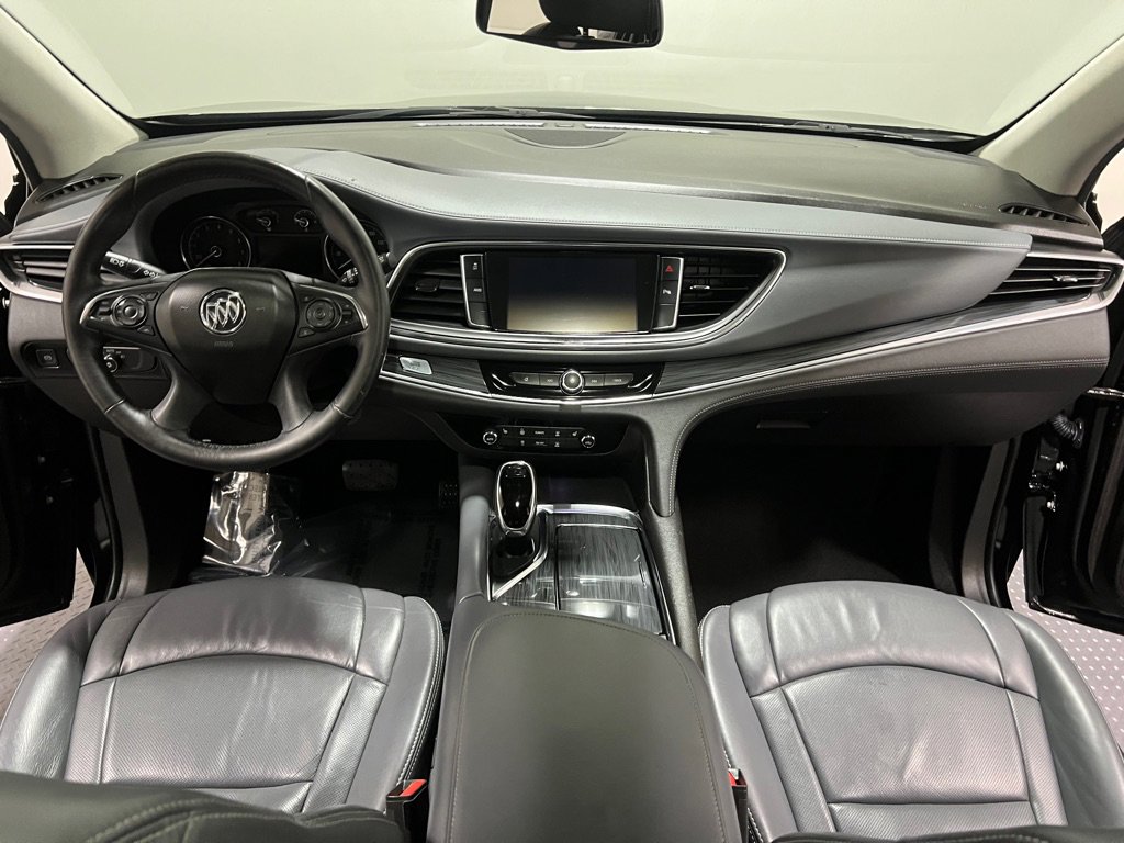 Used 2018 Buick Enclave Essence image 15