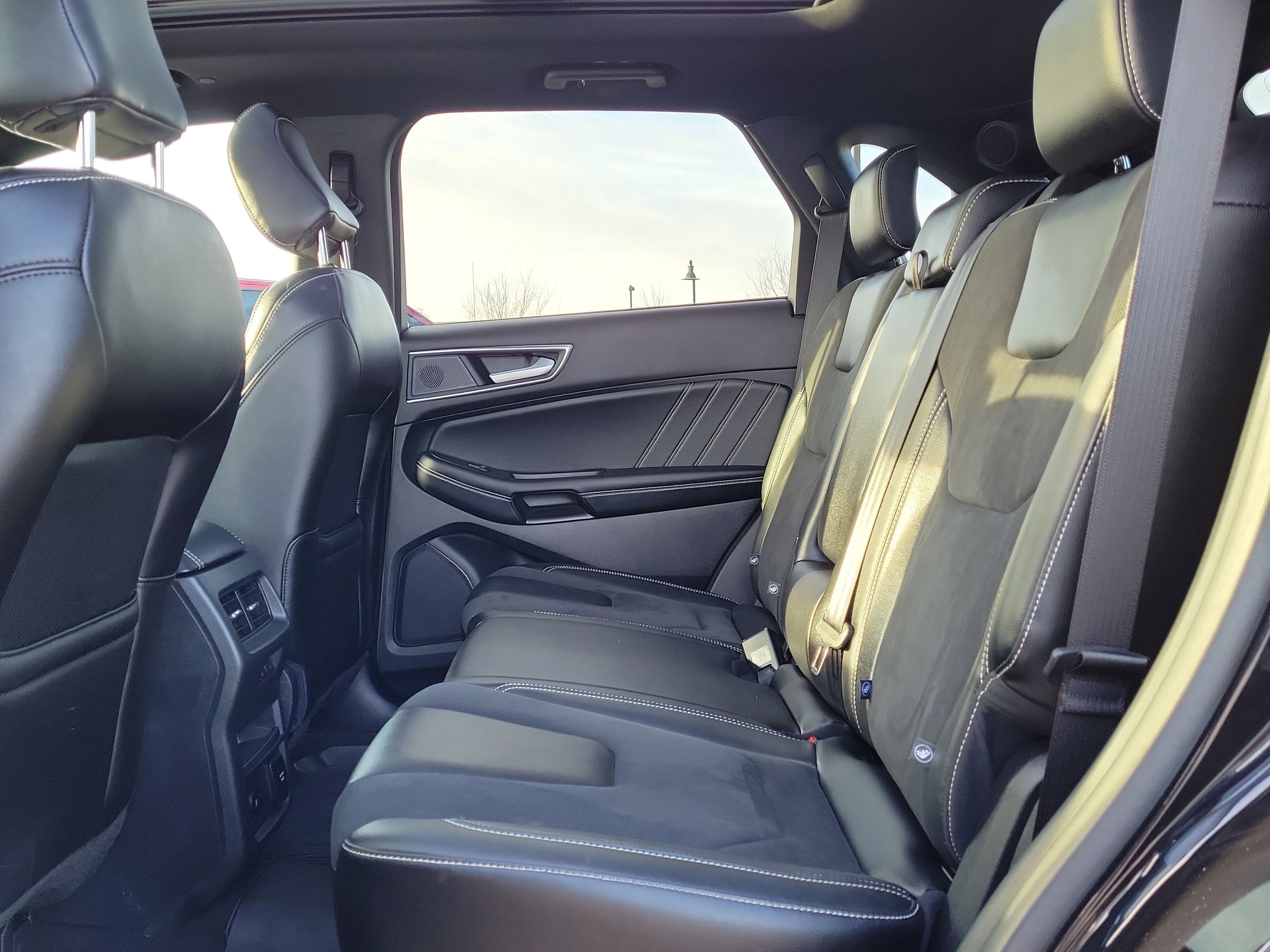 Used 2024 Ford Edge ST w/ Equipment Group 401A image 10