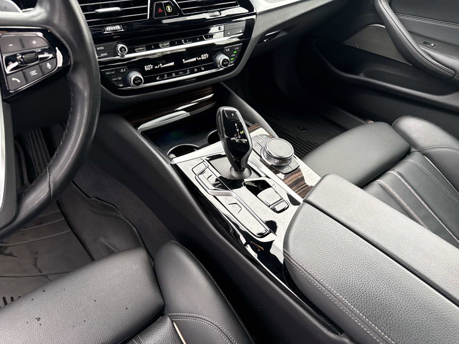 Used 2023 BMW 530e xDrive w/ Premium Package image 25