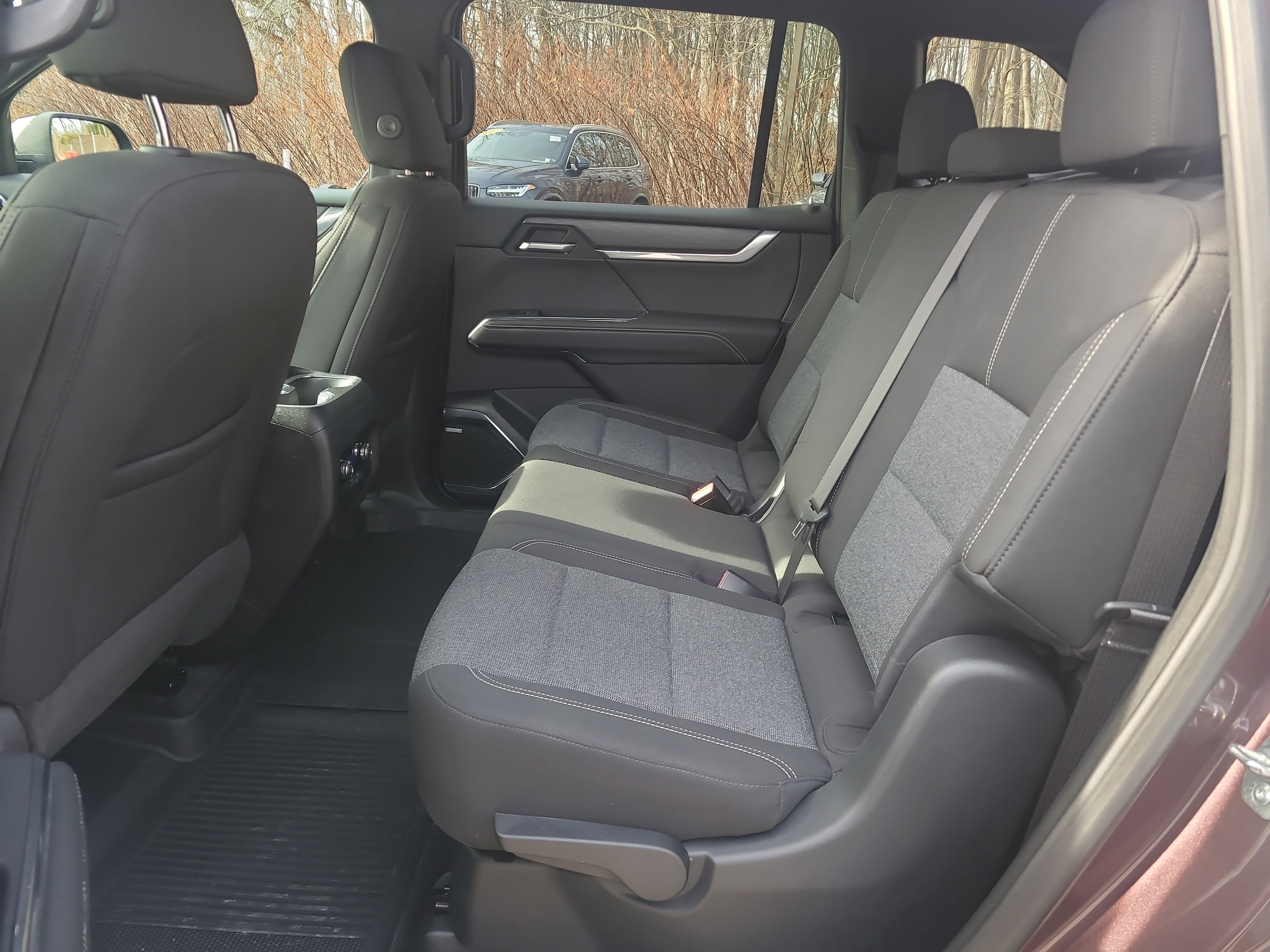 Used 2025 GMC Acadia Elevation w/ LPO, All-Weather Package image 29