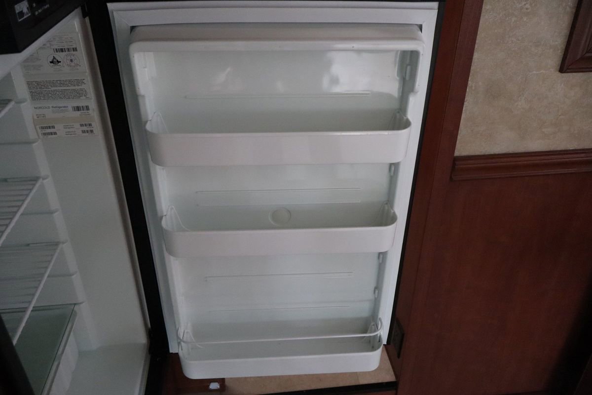 Used 2015 Ford E-450 and Econoline 450 Super Duty w/ Motorhome Prep Package image 50