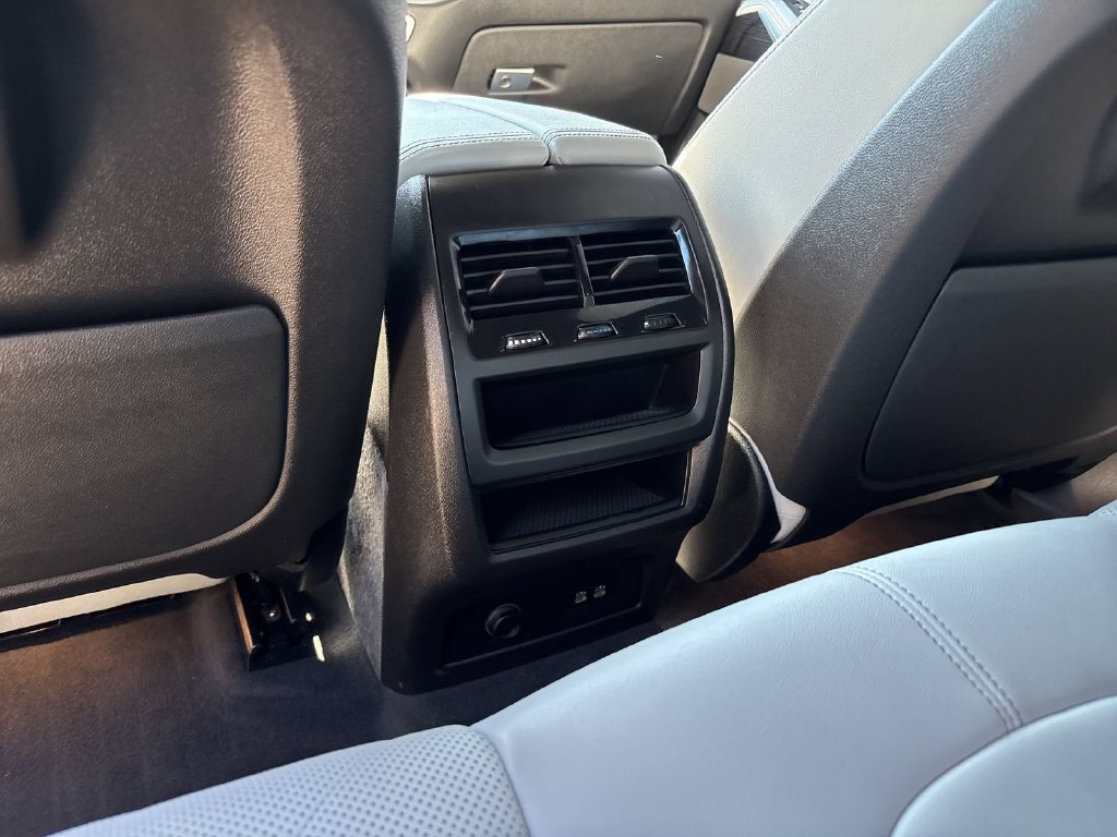 Used 2024 BMW X5 xDrive40i w/ M Sport Package AWD/4WD image 19