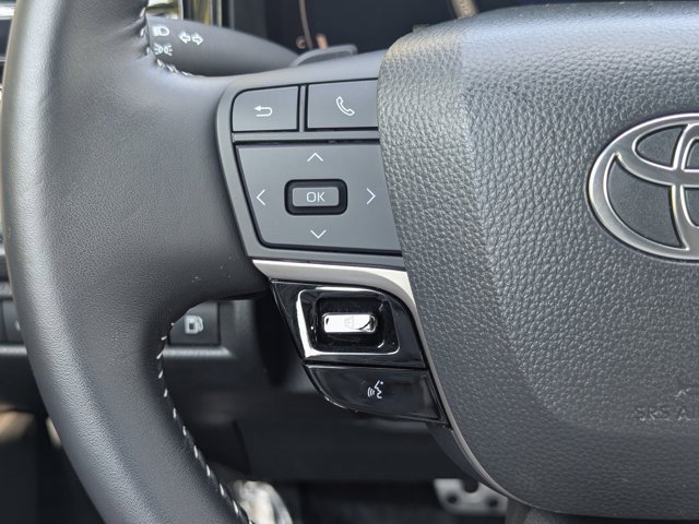 Used 2025 Toyota Camry SE image 21