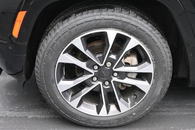 Used 2023 Jeep Grand Cherokee Overland w/ Adv Protech Group III AWD/4WD image 38