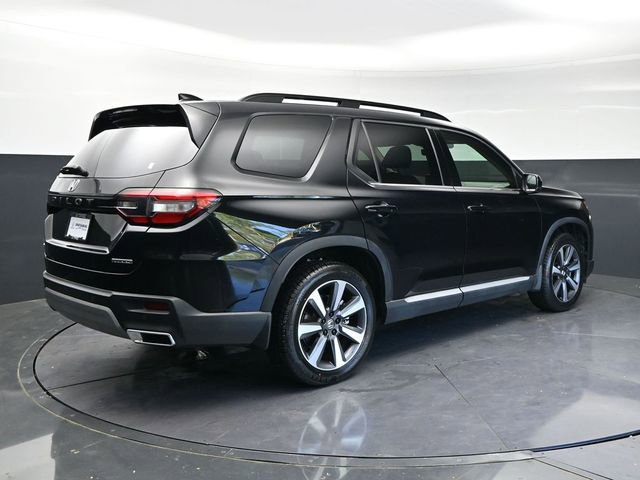 Used 2023 Honda Pilot Touring image 5