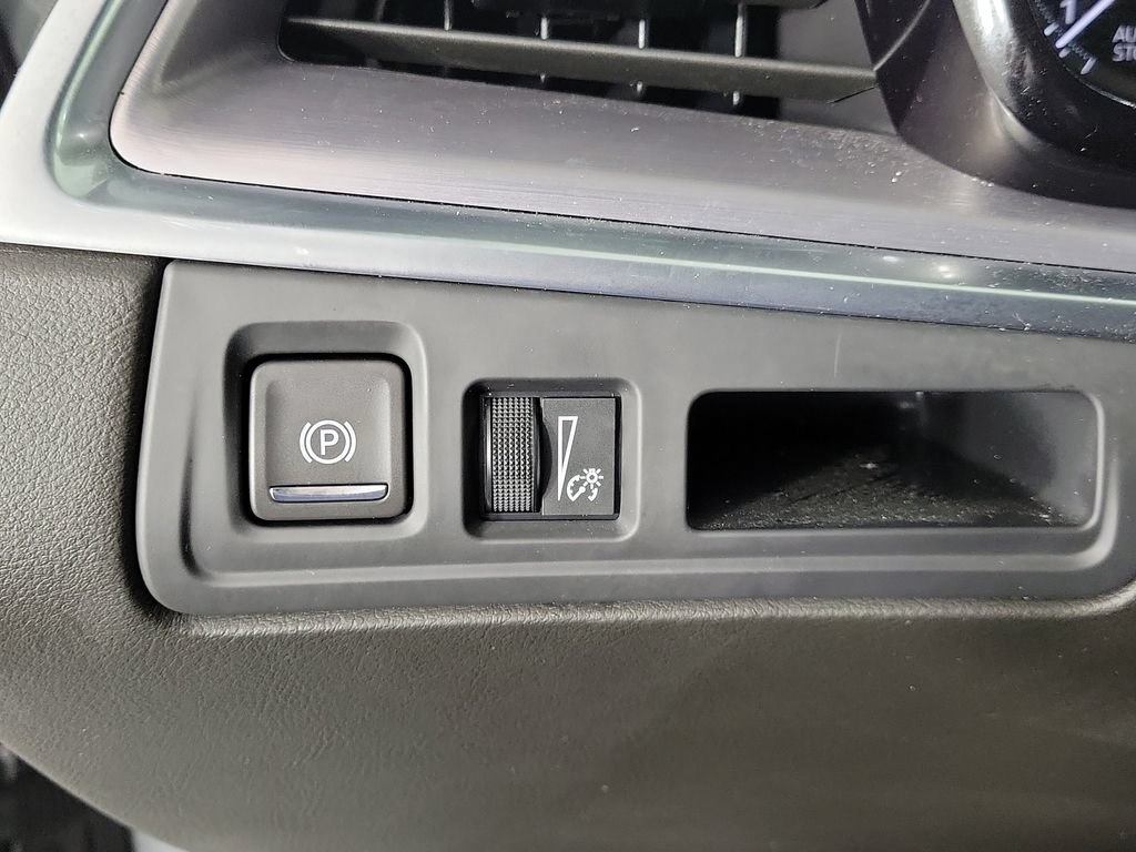 Certified 2024 Cadillac XT5 Luxury FWD image 31