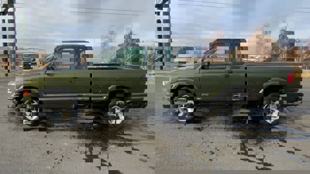 Used 2001 Chevrolet S10 Pickup LS w/ Preferred Equipment Group image 5