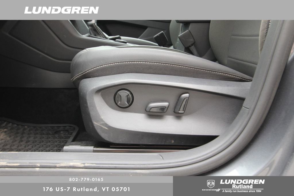 Used 2024 Volkswagen Taos SE image 12