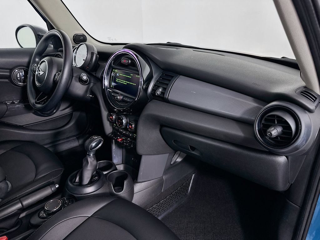 Used 2017 MINI Cooper 4-Door Hardtop FWD image 29