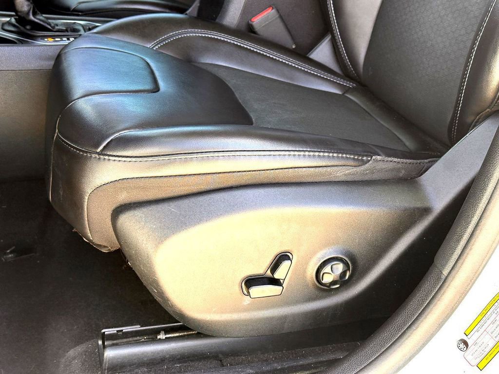 Used 2019 Jeep Cherokee Latitude Plus image 13