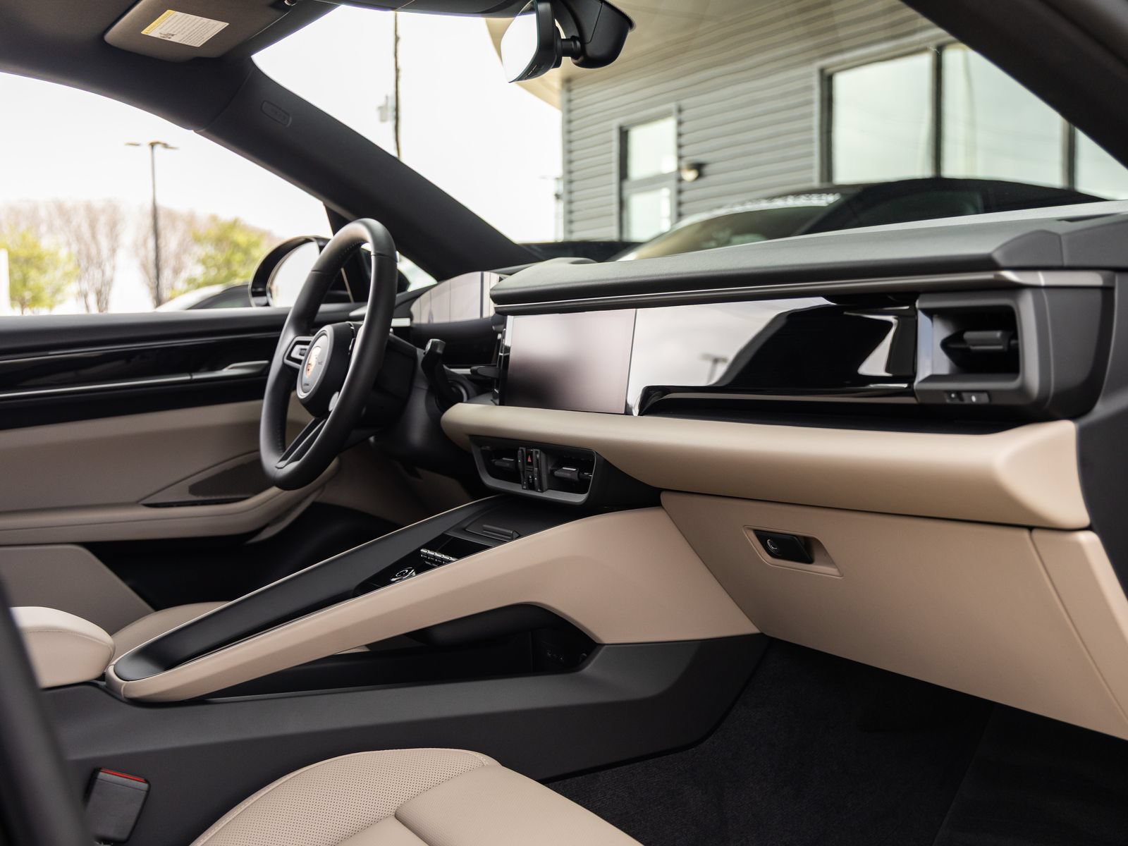Certified 2025 Porsche Macan Electric RWD image 42