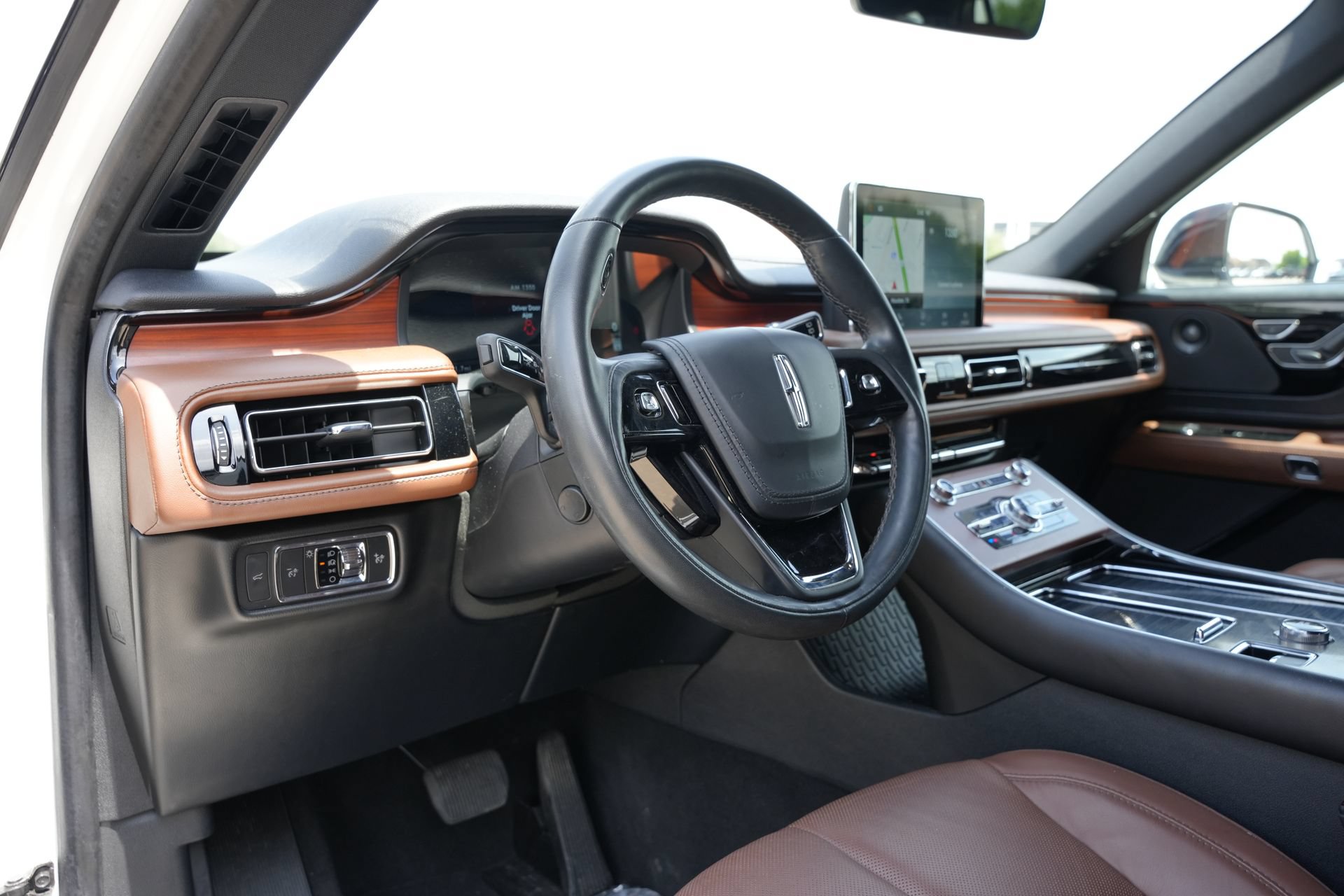Used 2023 Lincoln Aviator Reserve RWD image 17