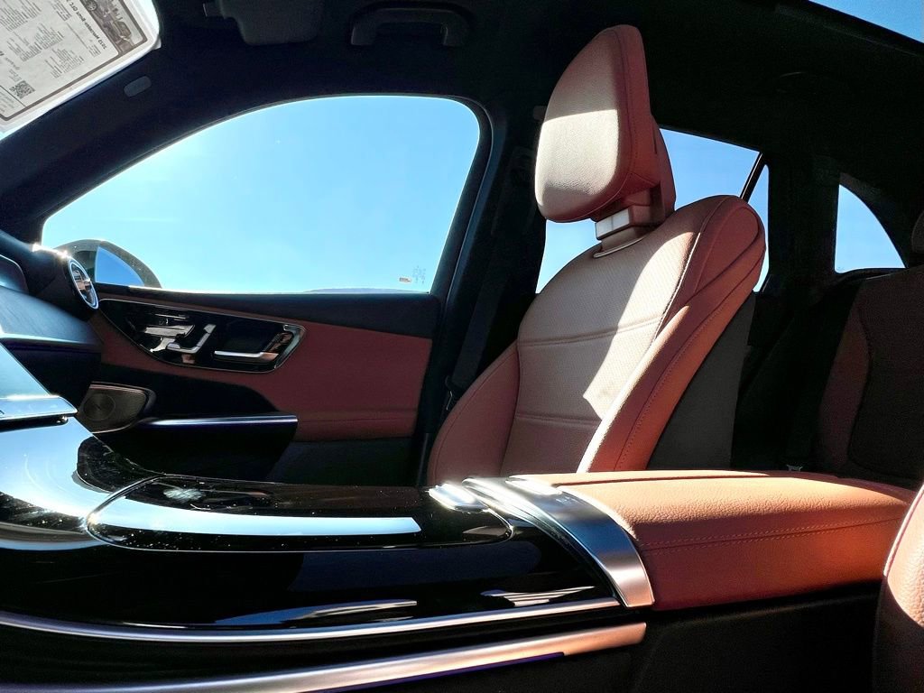 Certified 2025 Mercedes-Benz GLC 300 4MATIC image 11