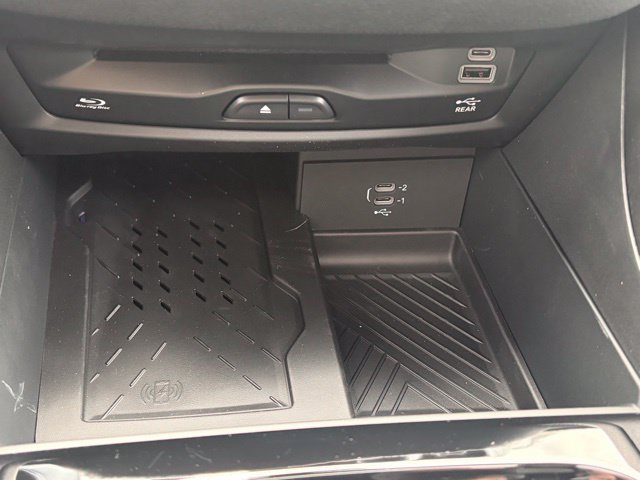 New 2026 Chrysler Pacifica Limited w/ Uconnect Theater Family Group FWD image 62