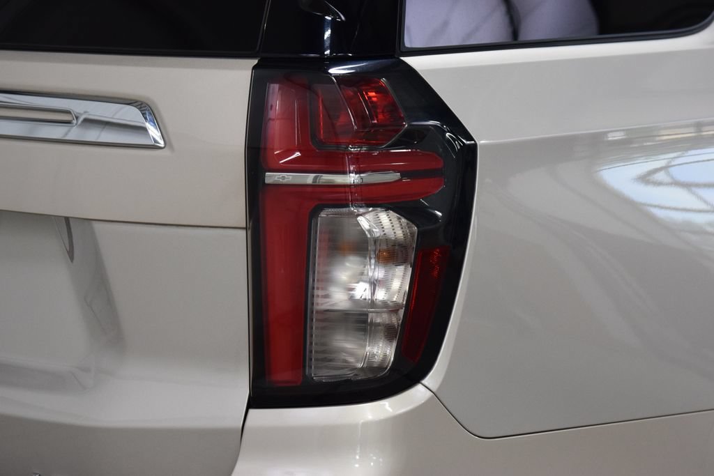 Used 2022 Chevrolet Tahoe LT w/ Luxury Package AWD/4WD image 18