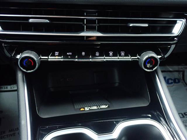 New 2026 Chevrolet Traverse RS w/ LPO, Floor Liner Package AWD/4WD image 23