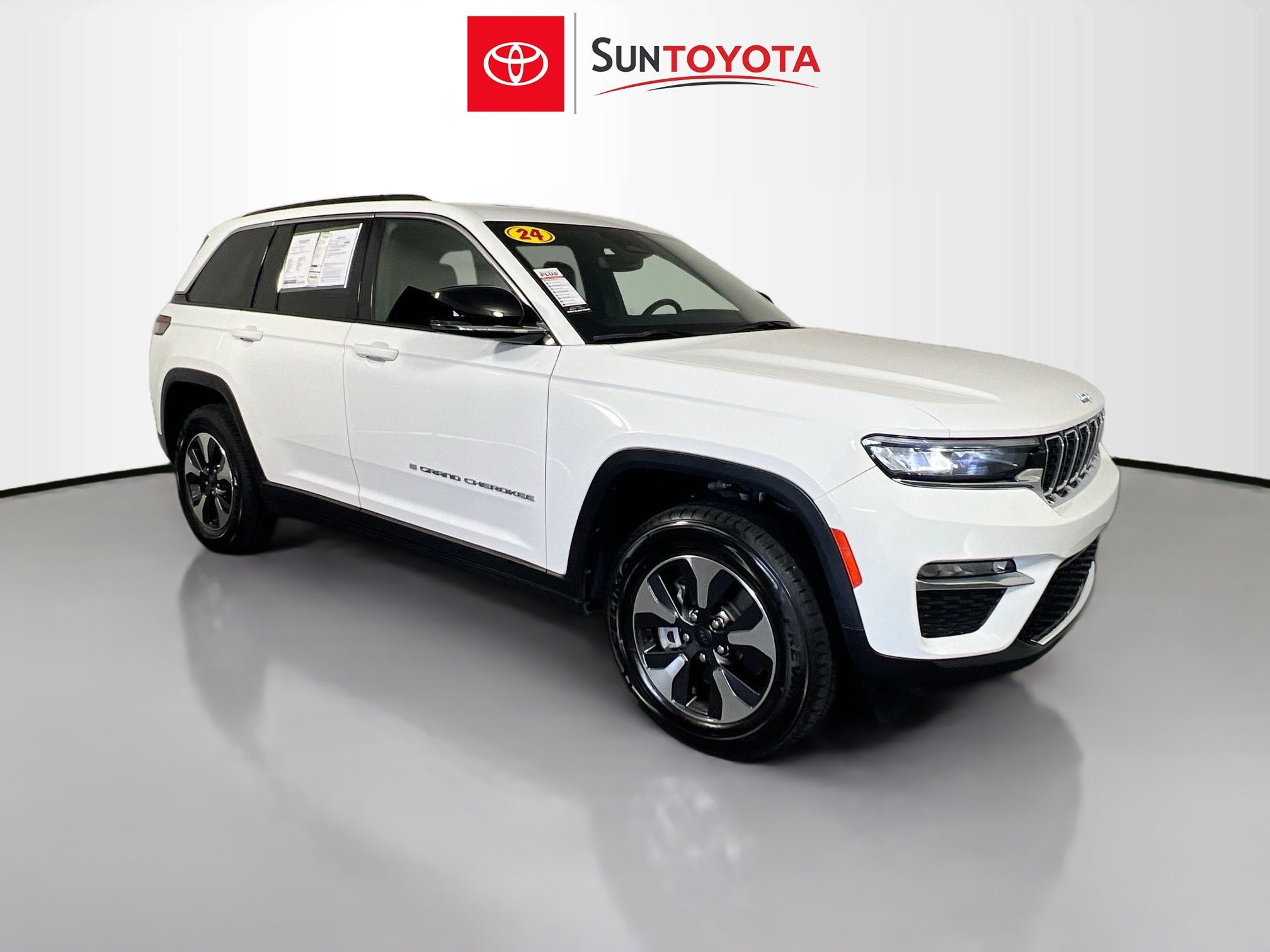 Used 2024 Jeep Grand Cherokee Limited 4xe AWD/4WD image 1