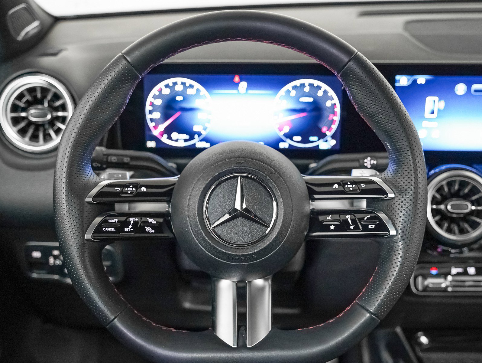 Certified 2024 Mercedes-Benz GLB 250 image 16