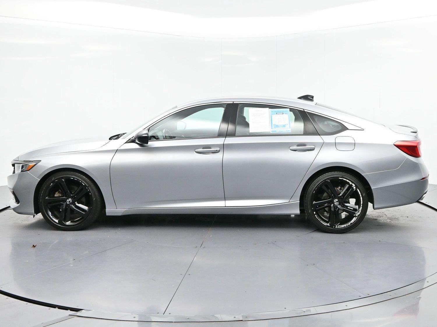 Used 2022 Honda Accord Sport image 4