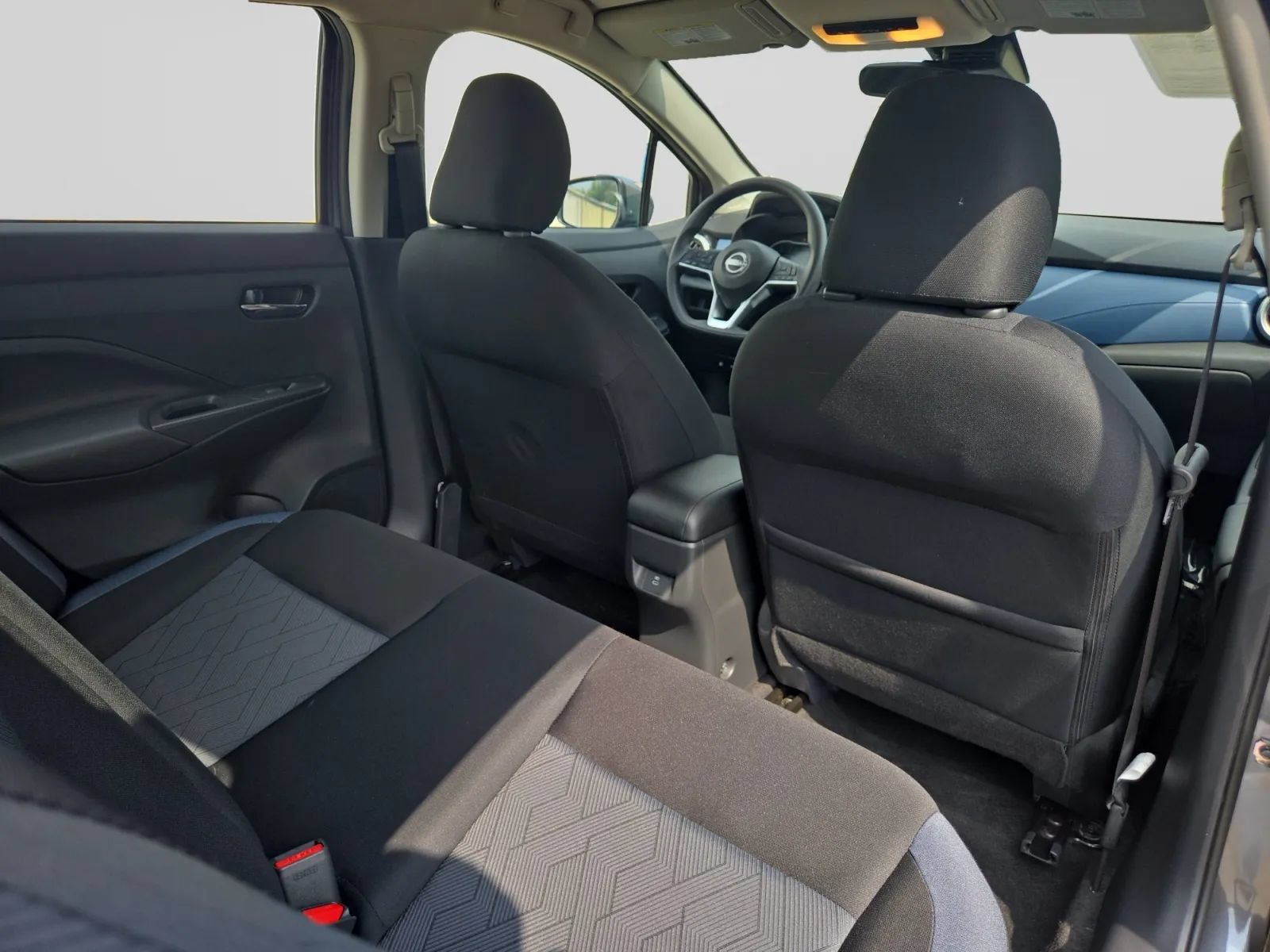 Used 2025 Nissan Versa SV FWD image 30