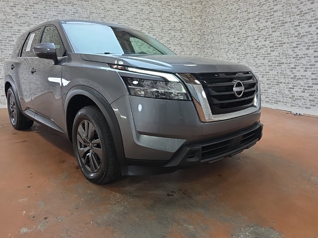 Used 2022 Nissan Pathfinder S image 7